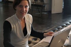 Katja Weber - Kuratorin und Moderatorin der Aussteller