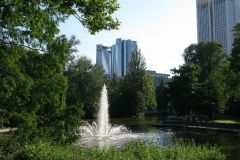 zwischen Hochhäusern