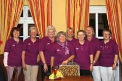 001-Frauen-mittendrin