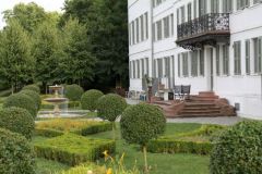 Schlossterrasse zum Main