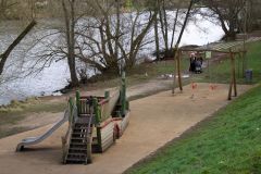 Spielplatz am Main