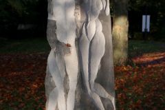 2-Pygmalions-bewegliche-Grazien-von-Achim-Ribbeck-Marmor-2018-IMG_1744k_cr_Sign