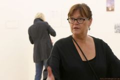 050-IMG_1012k_cr-Dr.-Mona-B.-Suhrbier-Amerika_Sign-800