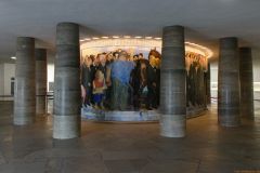 11 Erdgeschoss  mit Säulen und rundem VIP-Raum