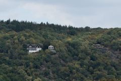 101-IMG_1223k_cr_800Sign