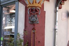 06-3-Einhards-Haus-IMG_1014_Sign